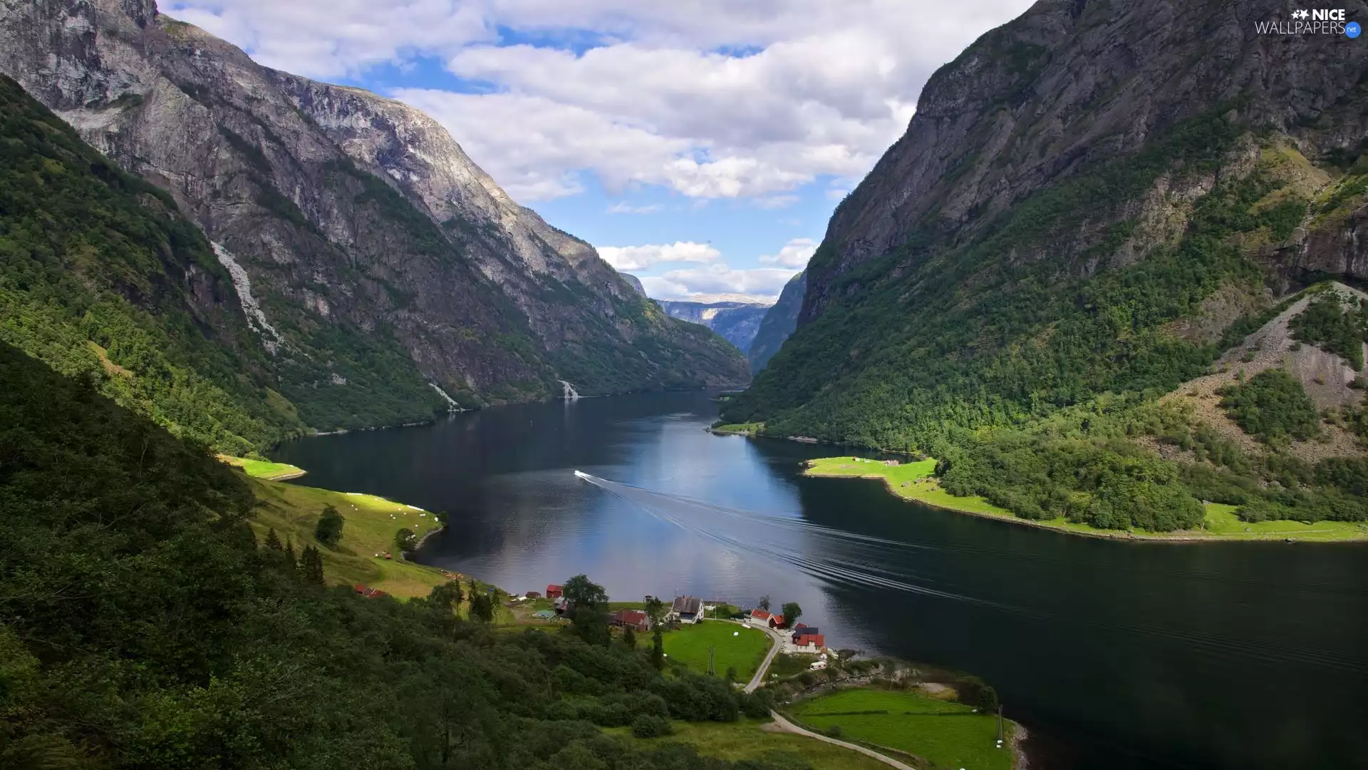 Mountains, Norway, Fiord Naer&oslash;yfjorden