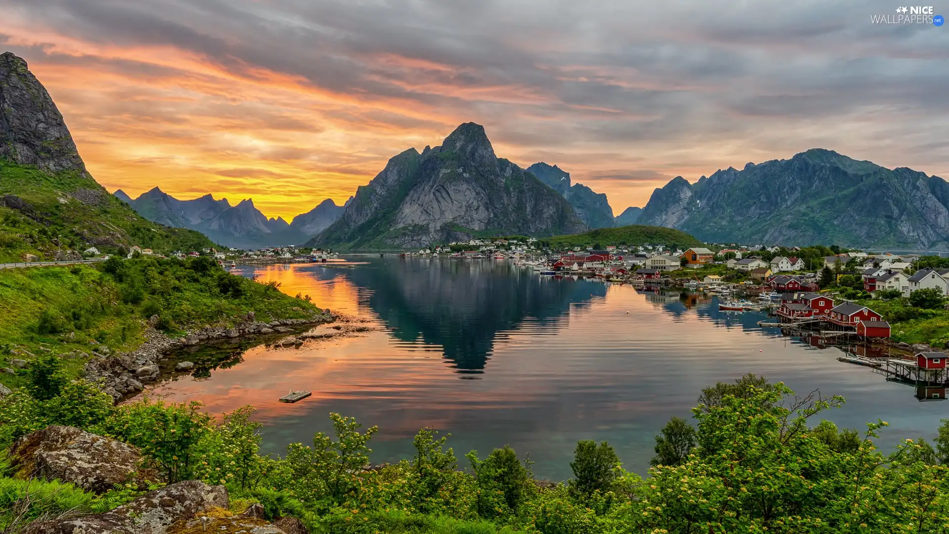 Houses, Lofoten, Reine Village, Great Sunsets, Norwegian Sea, Norway, Moskenesoya Island, clouds, Mountains, Stones