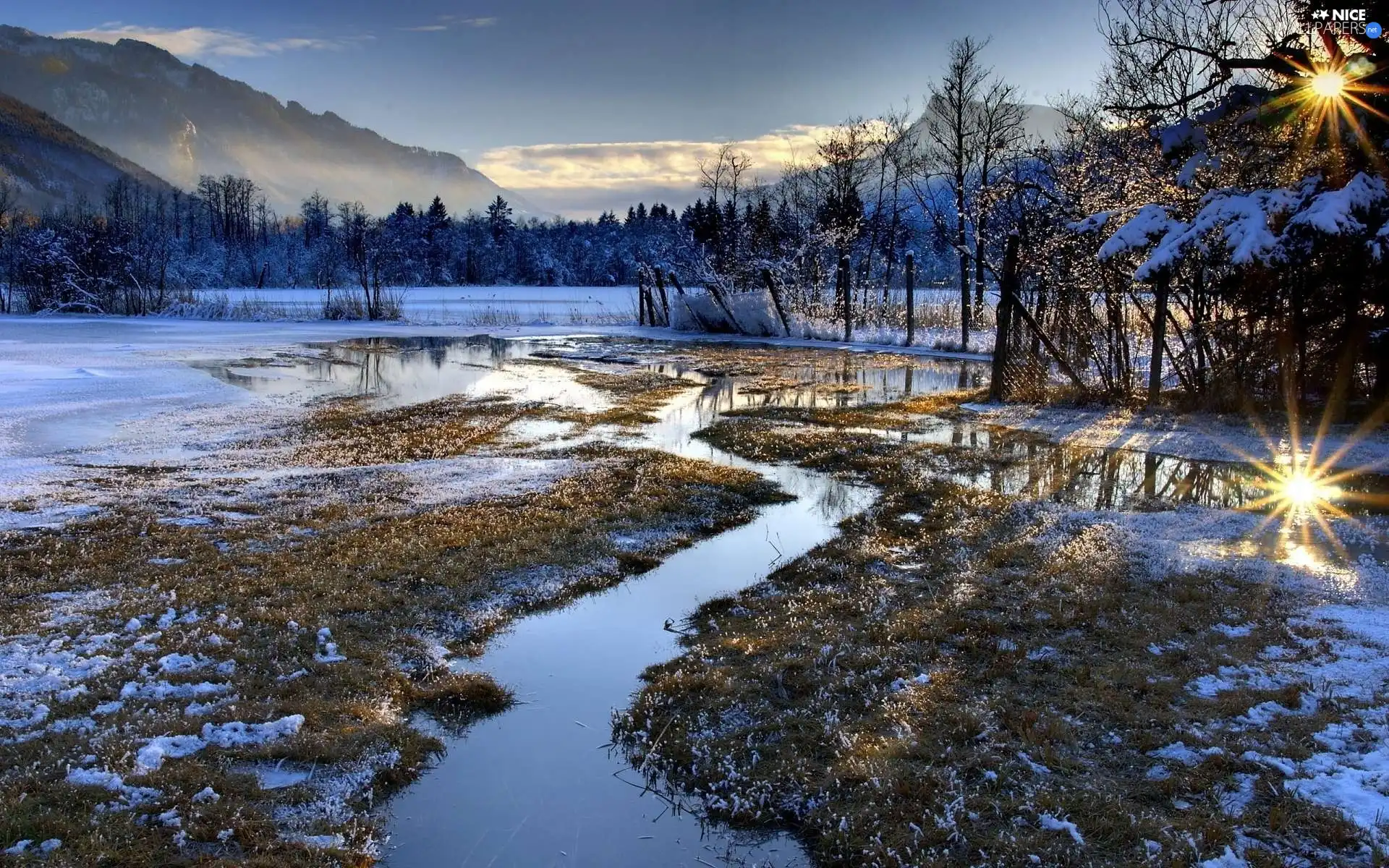 rays of the Sun, winter, Mountains, woods, River