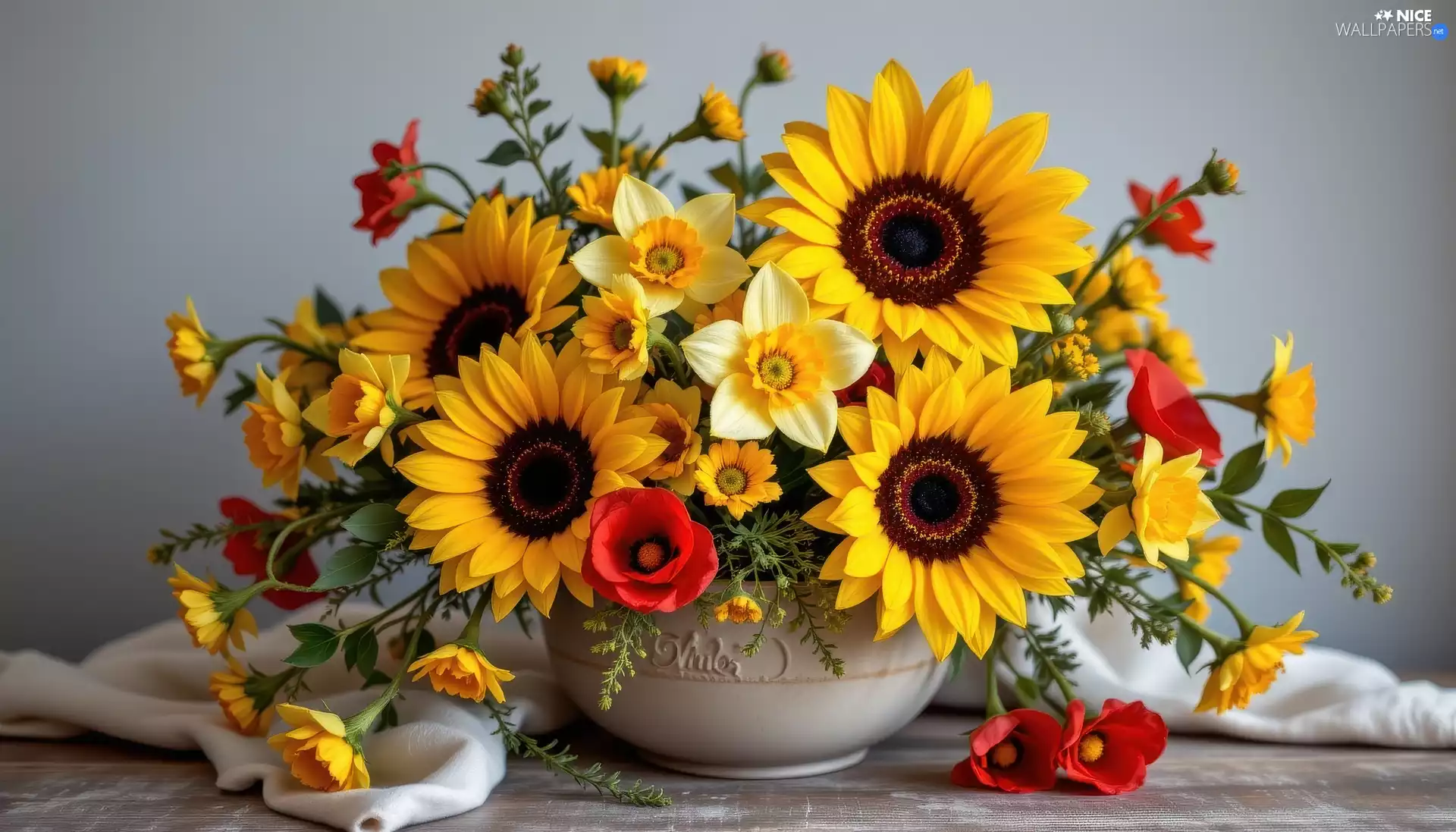 papavers, narcissus, textile, bouquet, Table, Nice sunflowers, Flowers, Vase