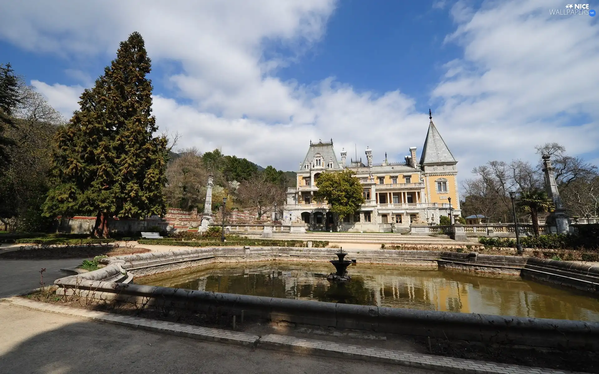 Park, palace, fountain