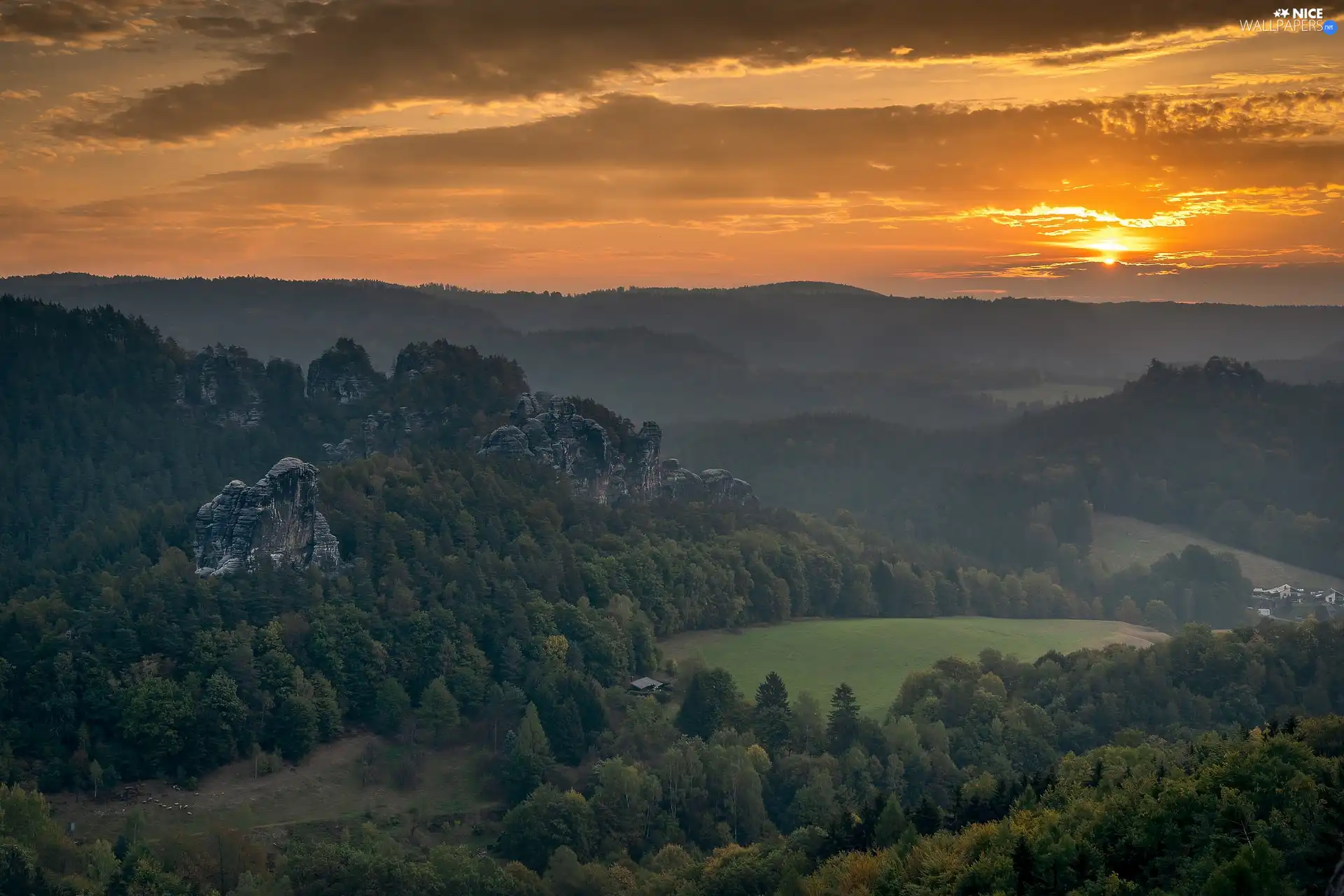 Germany, Great Sunsets, Děčínská vrchovina, Saxon Switzerland National Park, Bastei Rocks