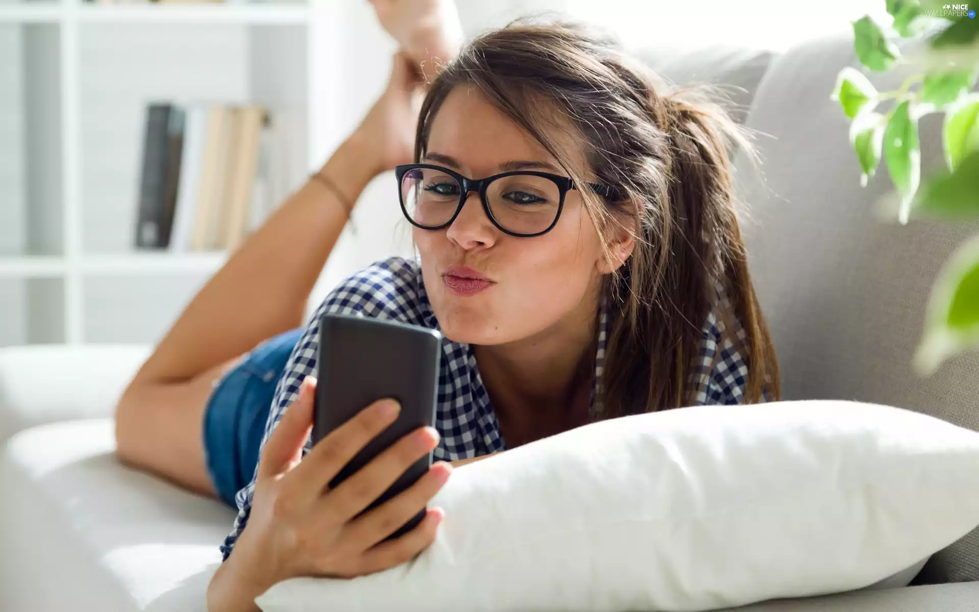 Glasses, Pillow, shirt, Telephone, girl