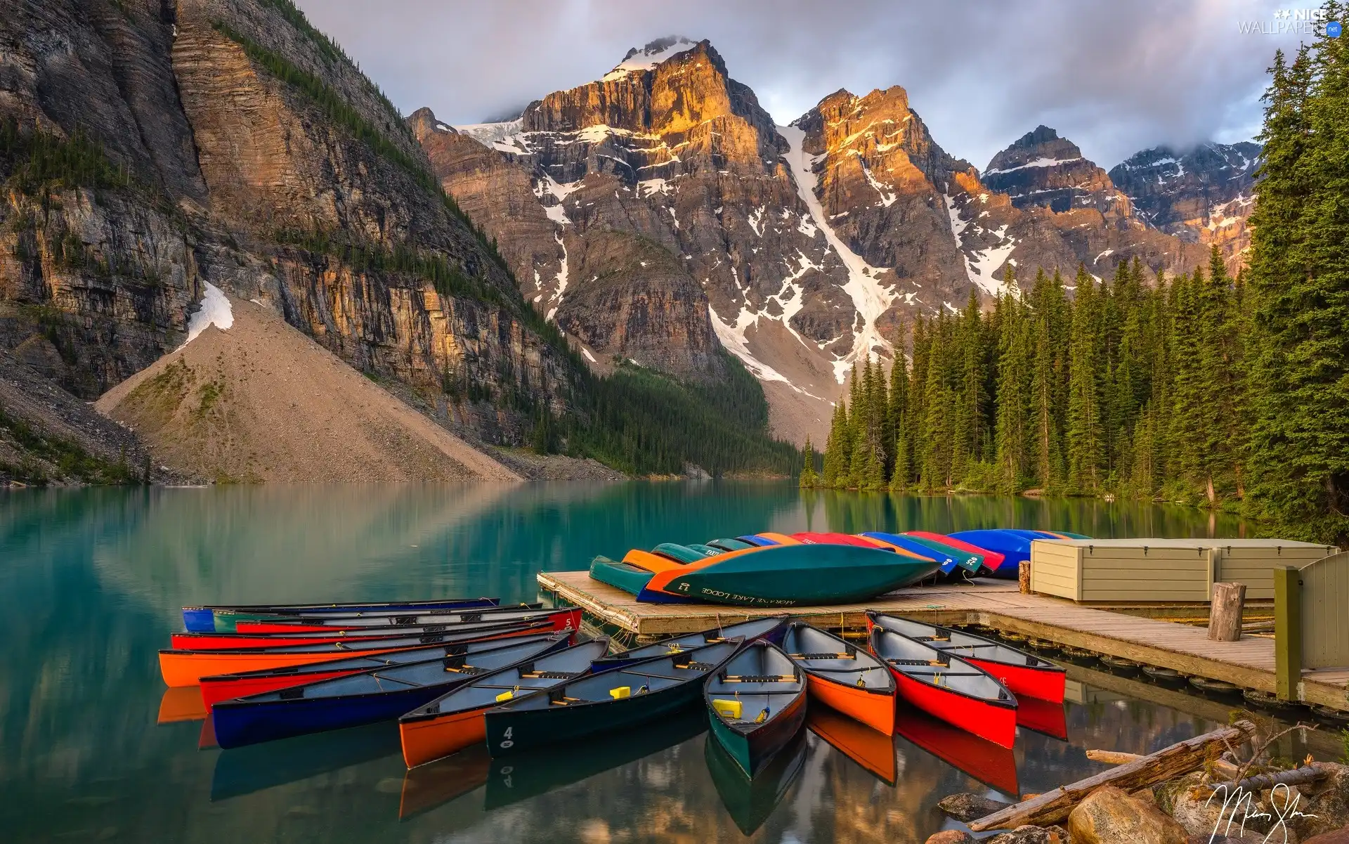 Platform, lake, trees, forest, Mountains, Canada, Province of Alberta, Kayaks, Moraine Lake, Banff National Park, viewes