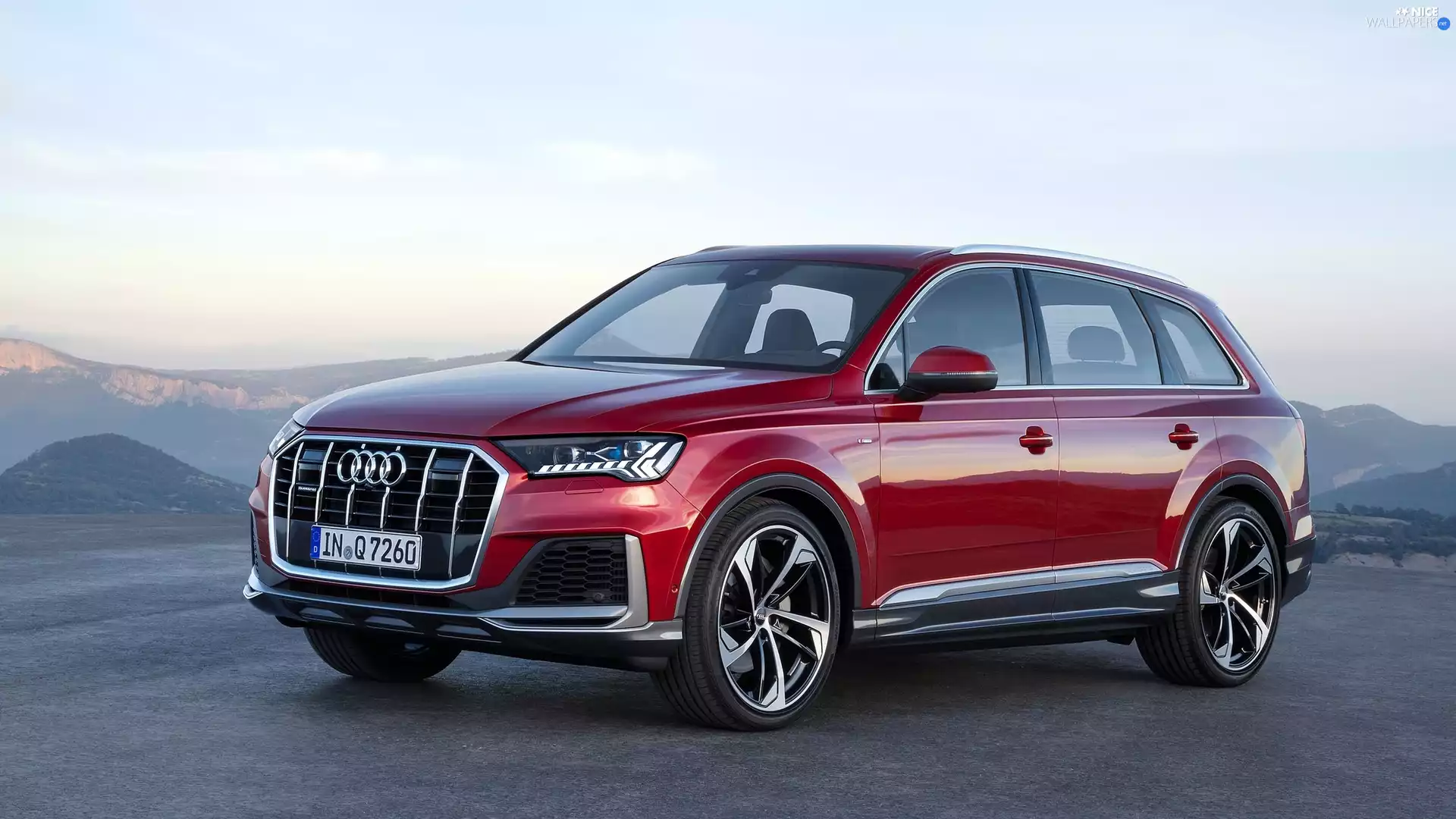Red, Audi Q7