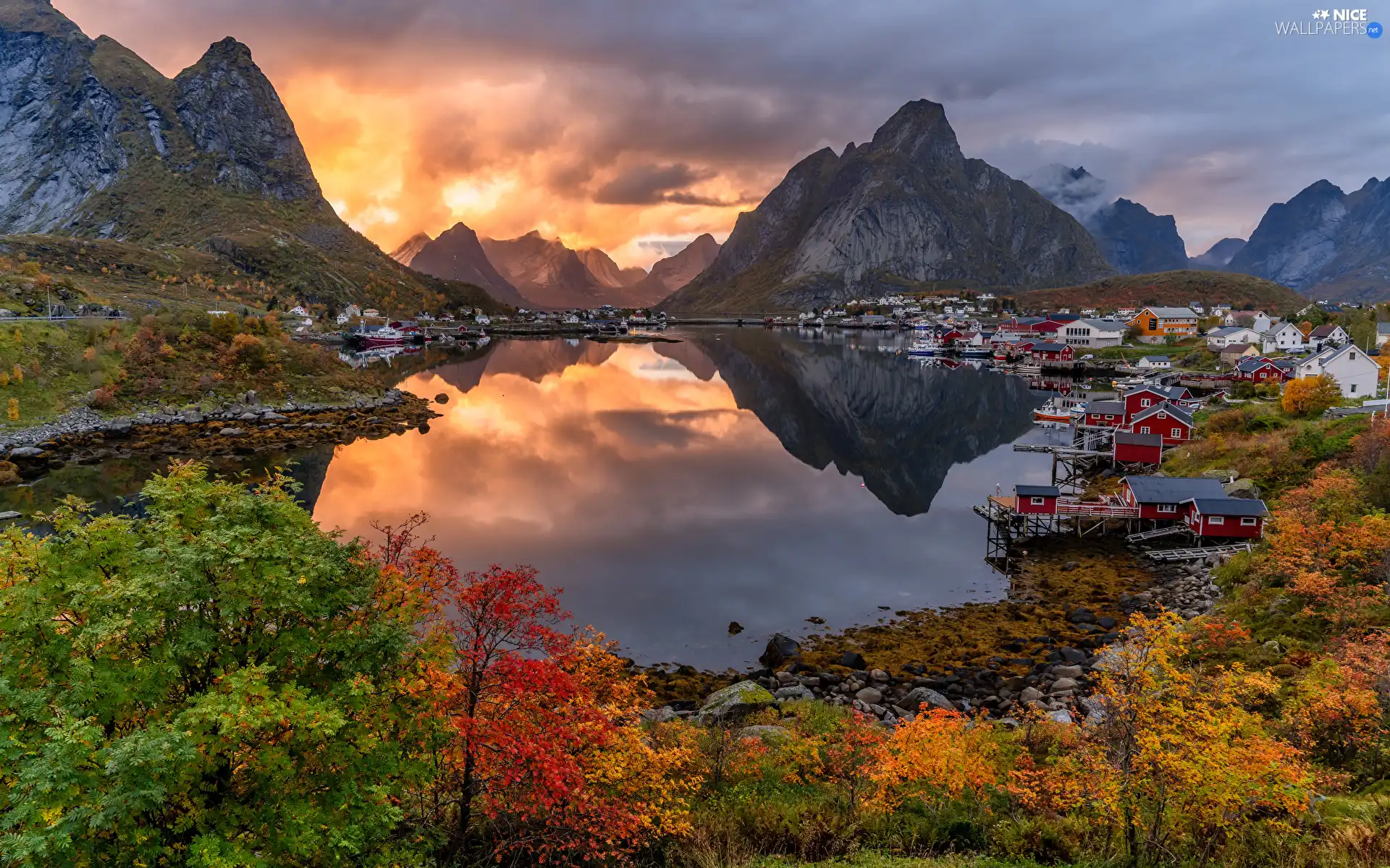 Mountains, Norway, autumn, clouds, viewes, Houses, Reine, sea, Lofoten, country, trees