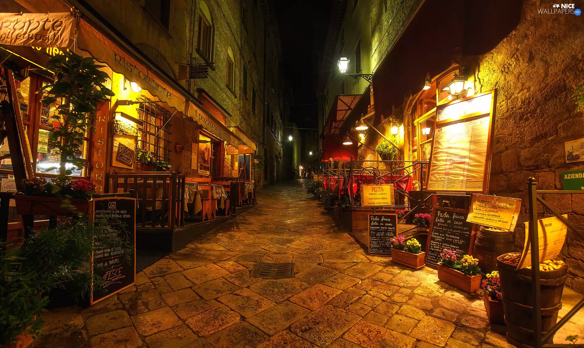 illuminated, Italy, Houses, Restaurants, alley, Tuscany