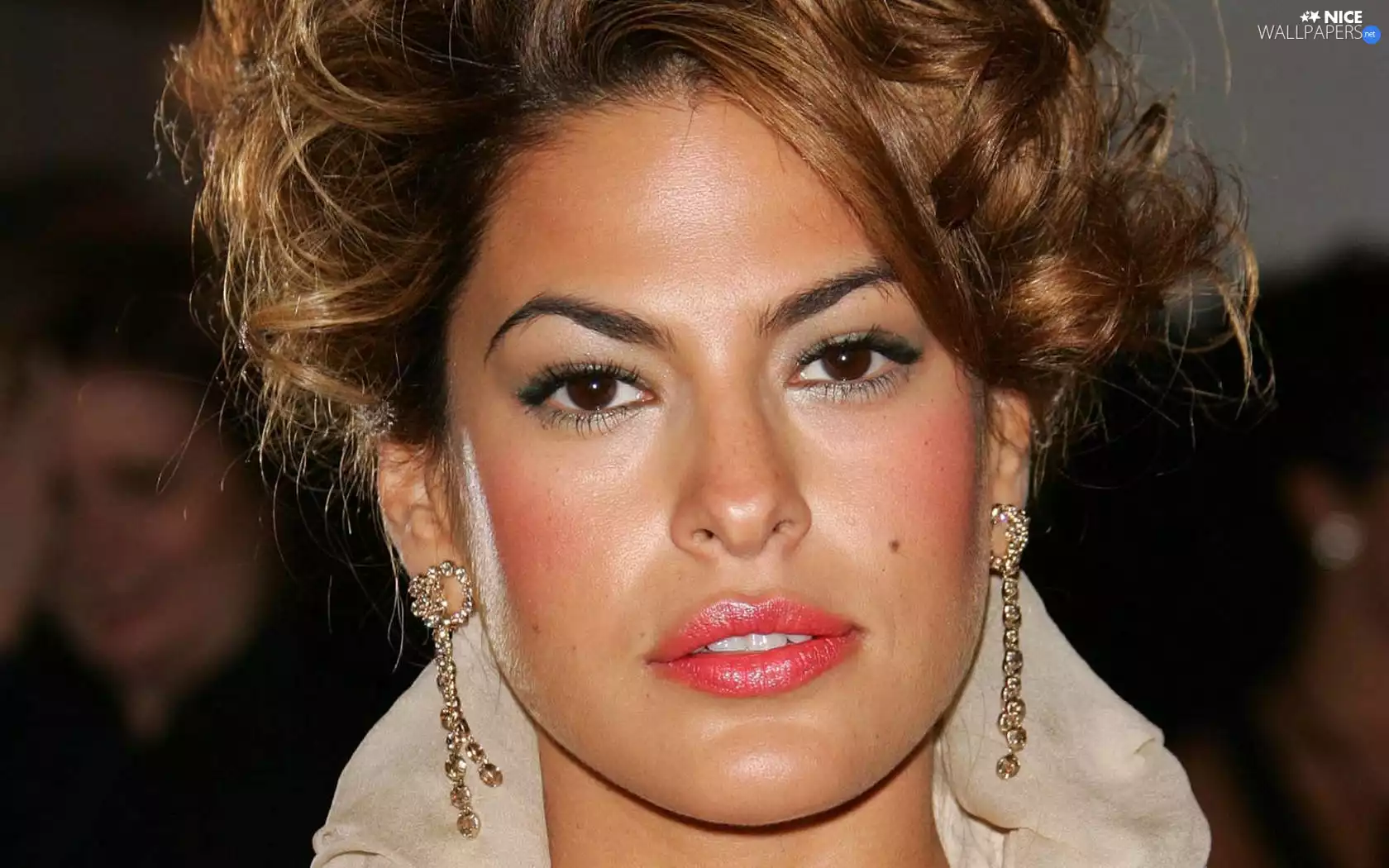 ear-ring, Eva Mendes, Golden