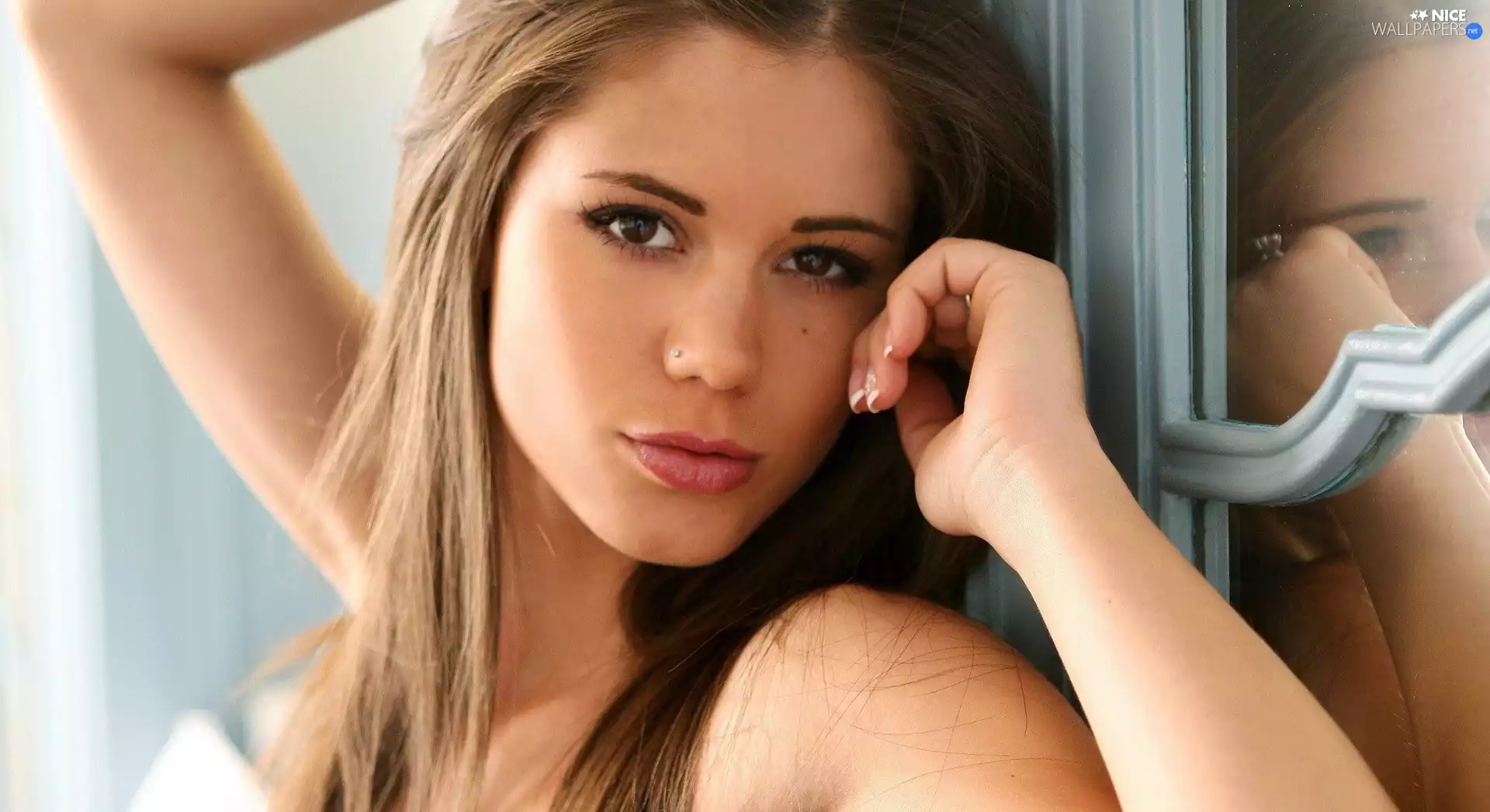Little Caprice, ear-ring
