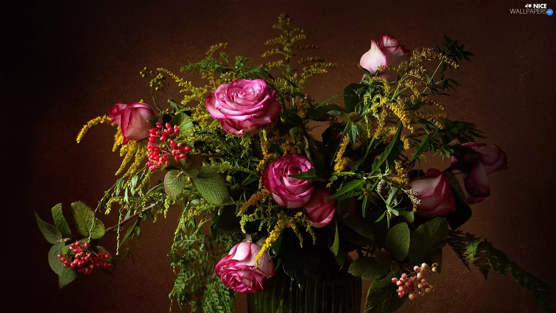 European Goldenrod, bouquet, roses
