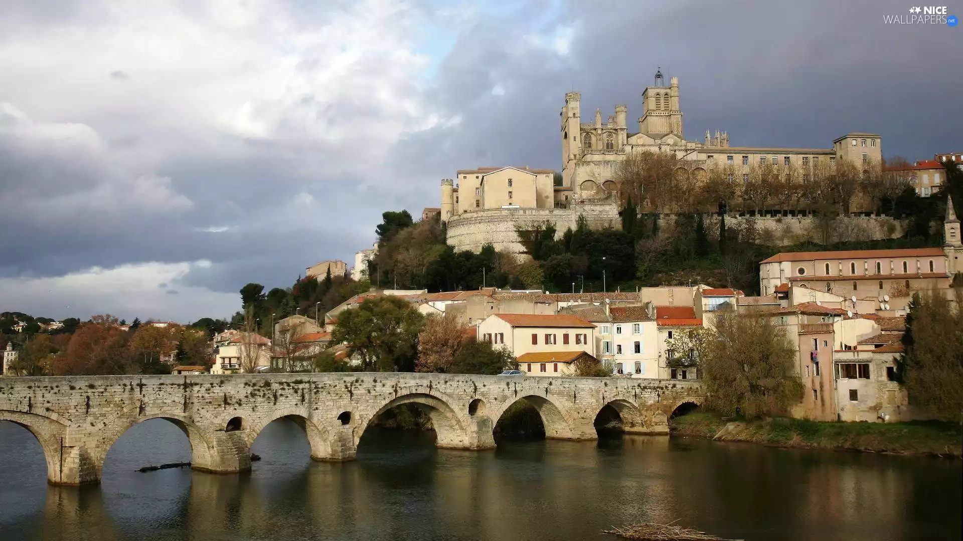 chair, Roussillon, France, Saint Nazaire
