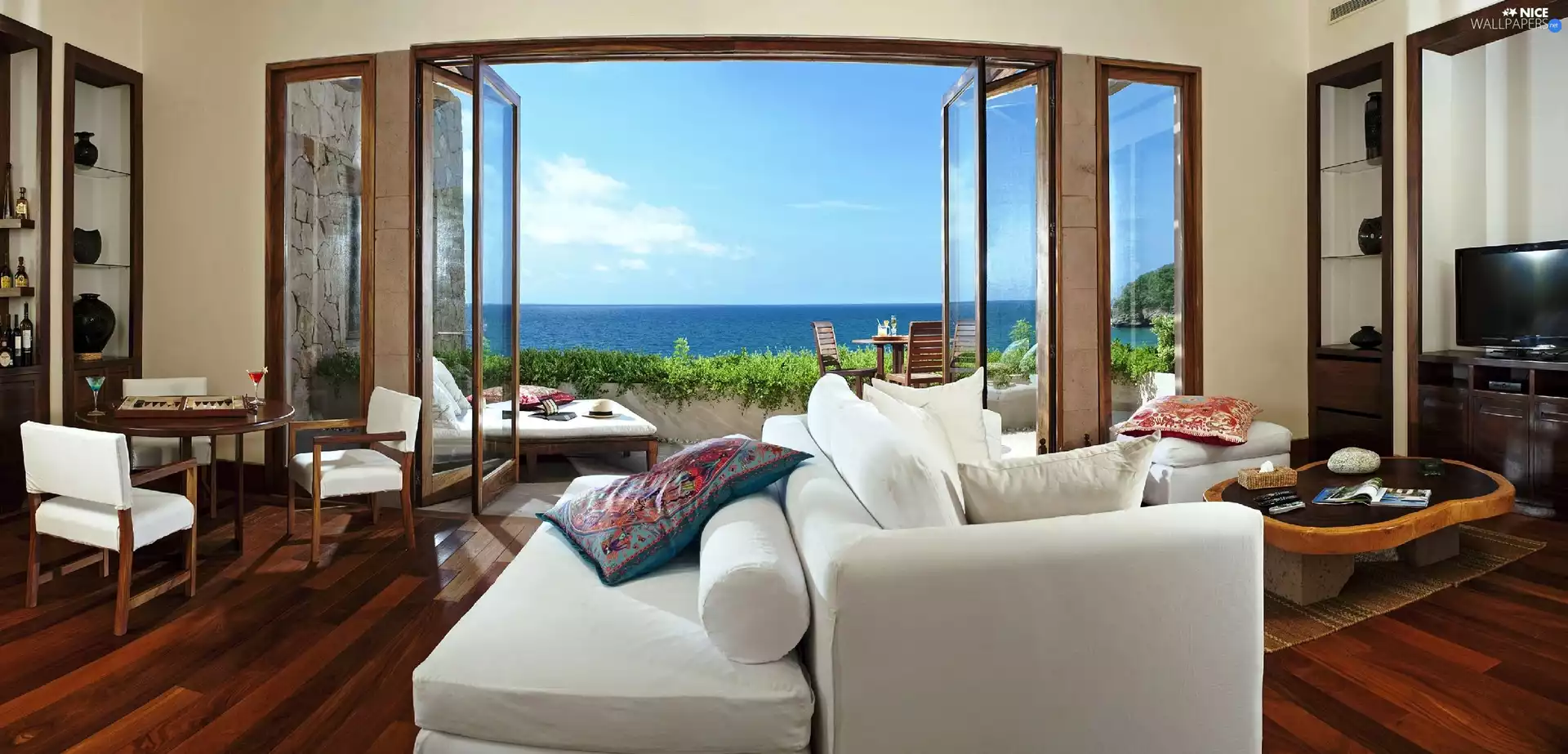 Window, Room, an, sea, View, Big