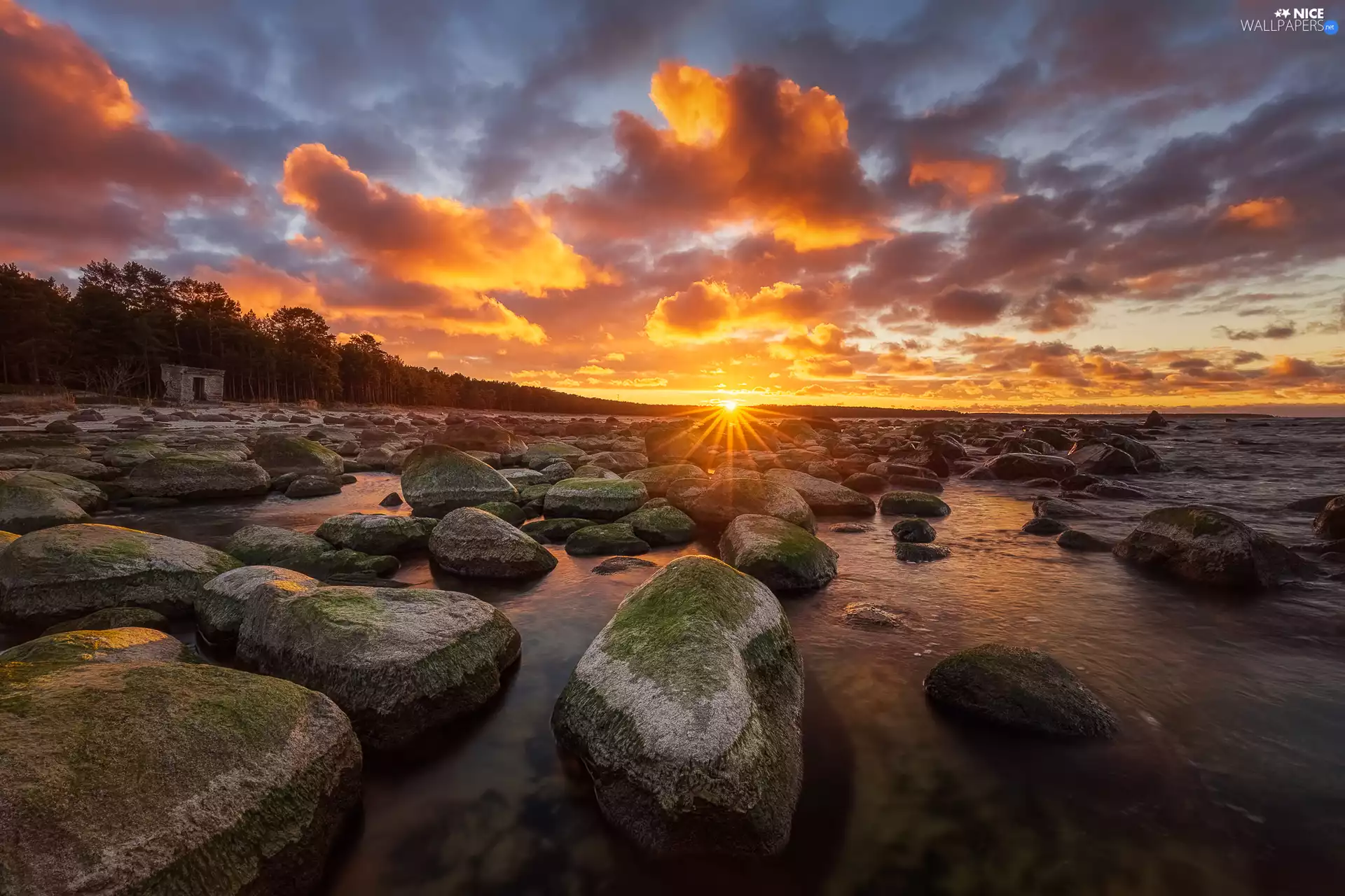 Great Sunsets, Stones, rays of the Sun, sea