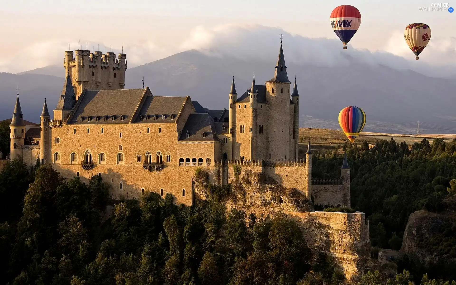 Segovia, Spain, Alcazar, Balloons, Castle