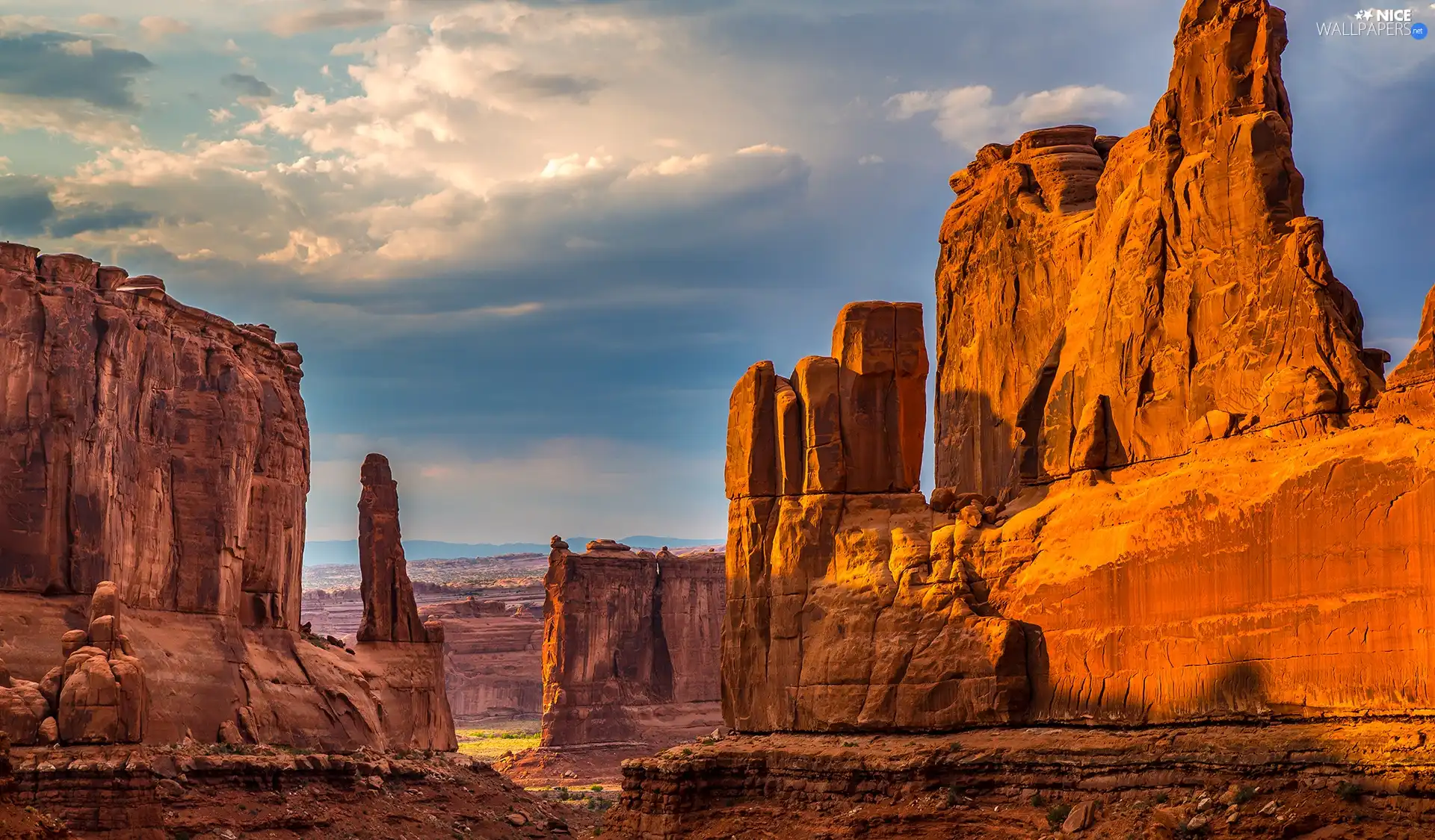 canyons, Sky