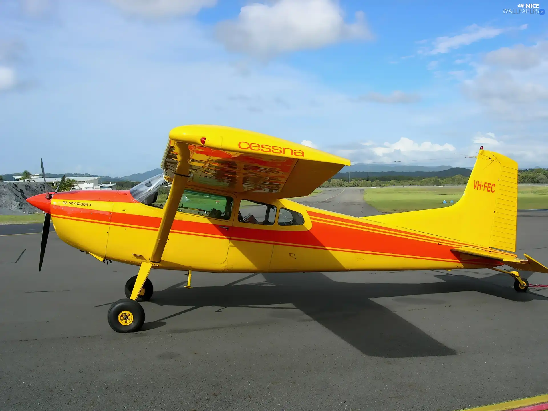 airport, Cessna 185, Skywagon II
