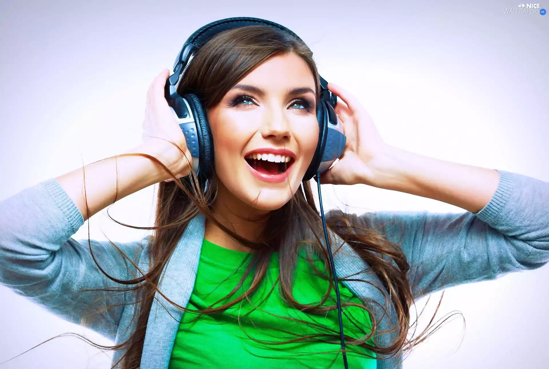 brunette, HEADPHONES, music, Smile