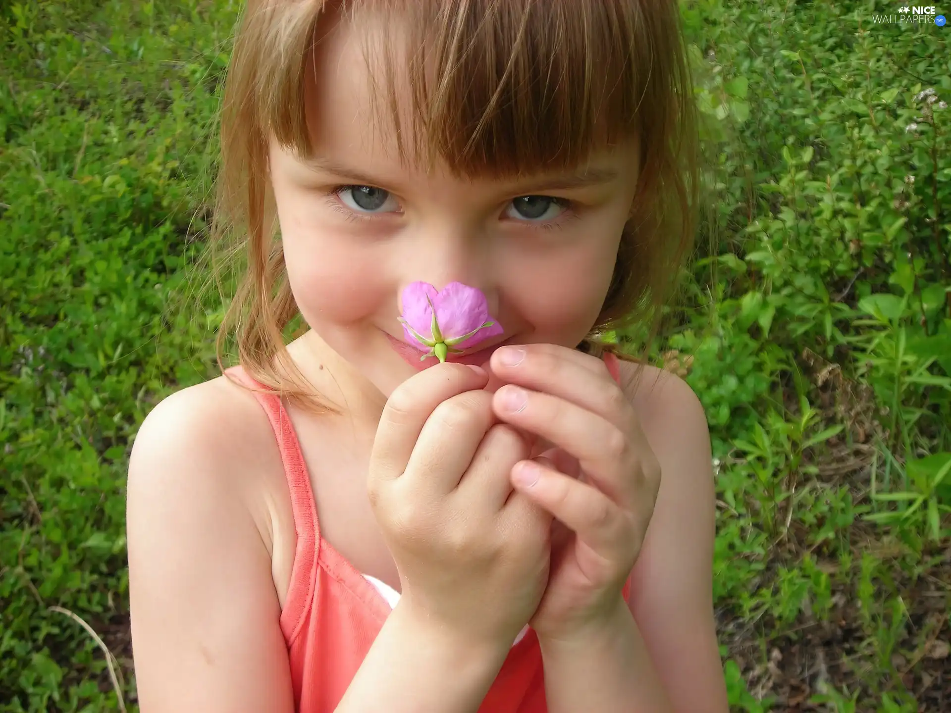 Smile, girl, Flower