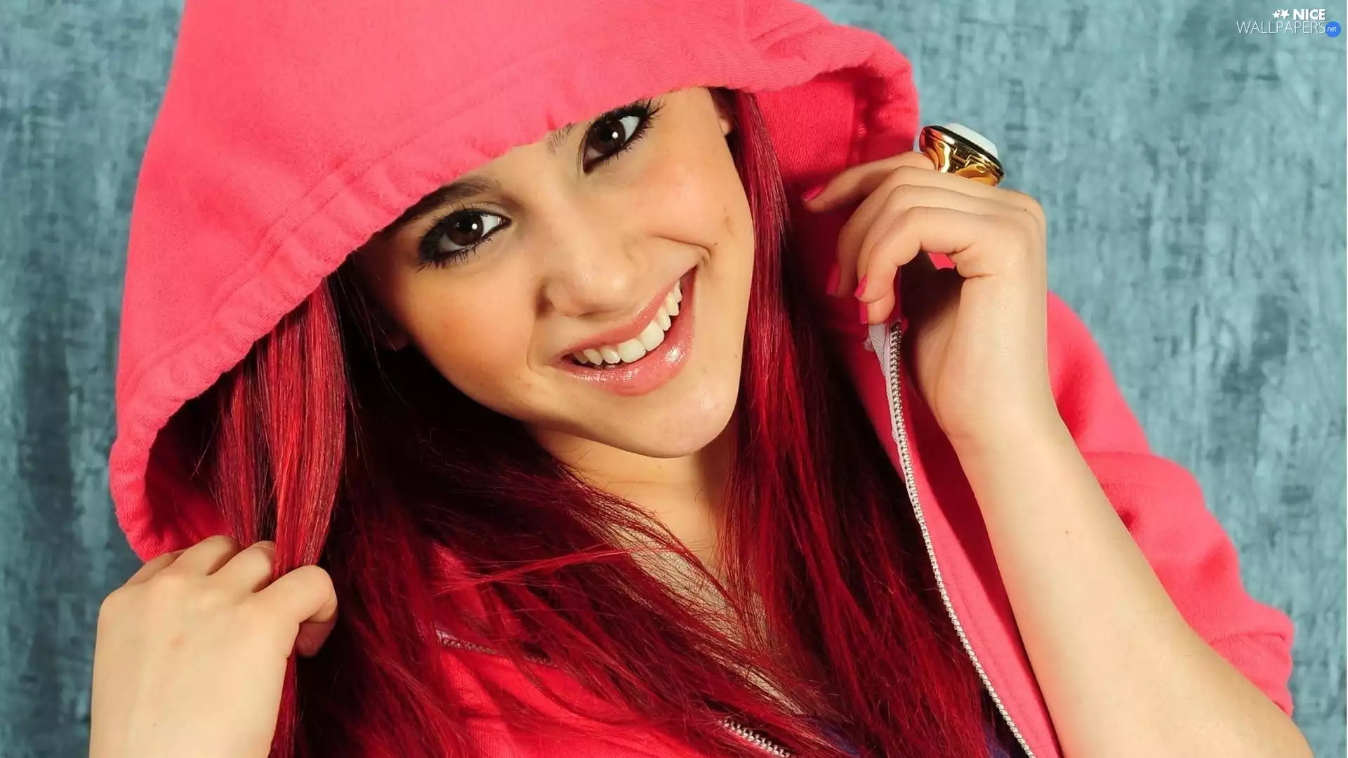 hood, Ariana Grande, Smile