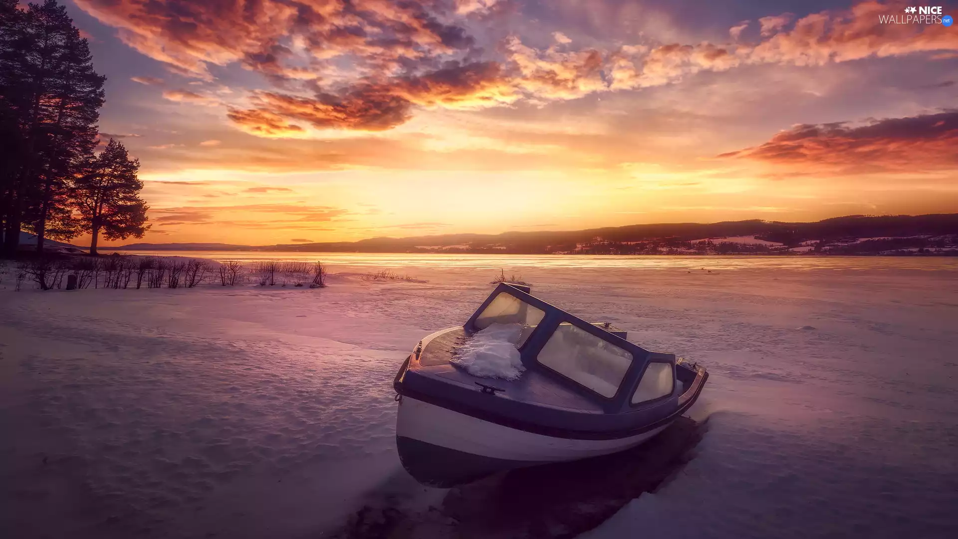 snow, trees, Motor boat, viewes, clouds, lake, winter, Great Sunsets