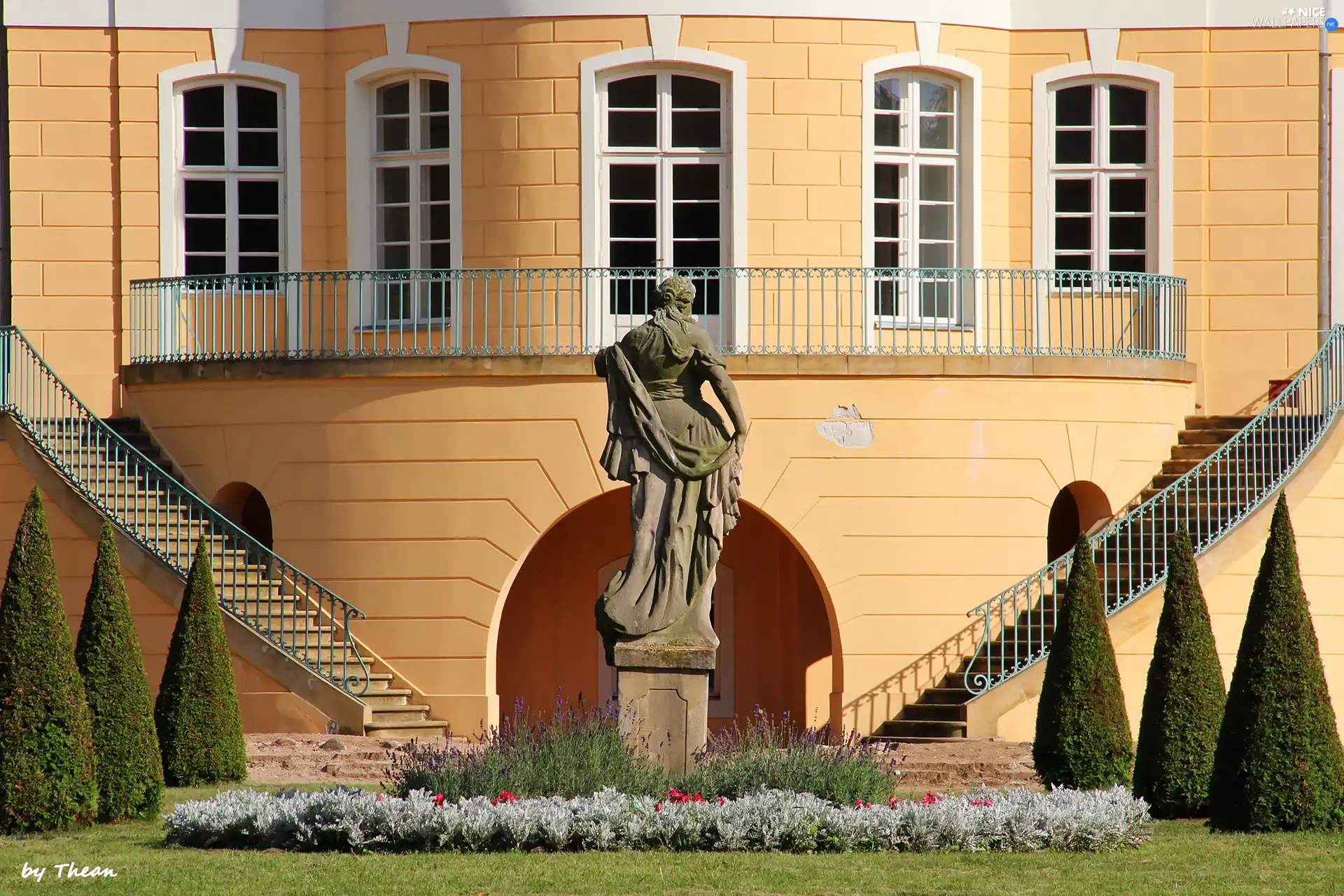 Rogalin, Stairs, Statue monument