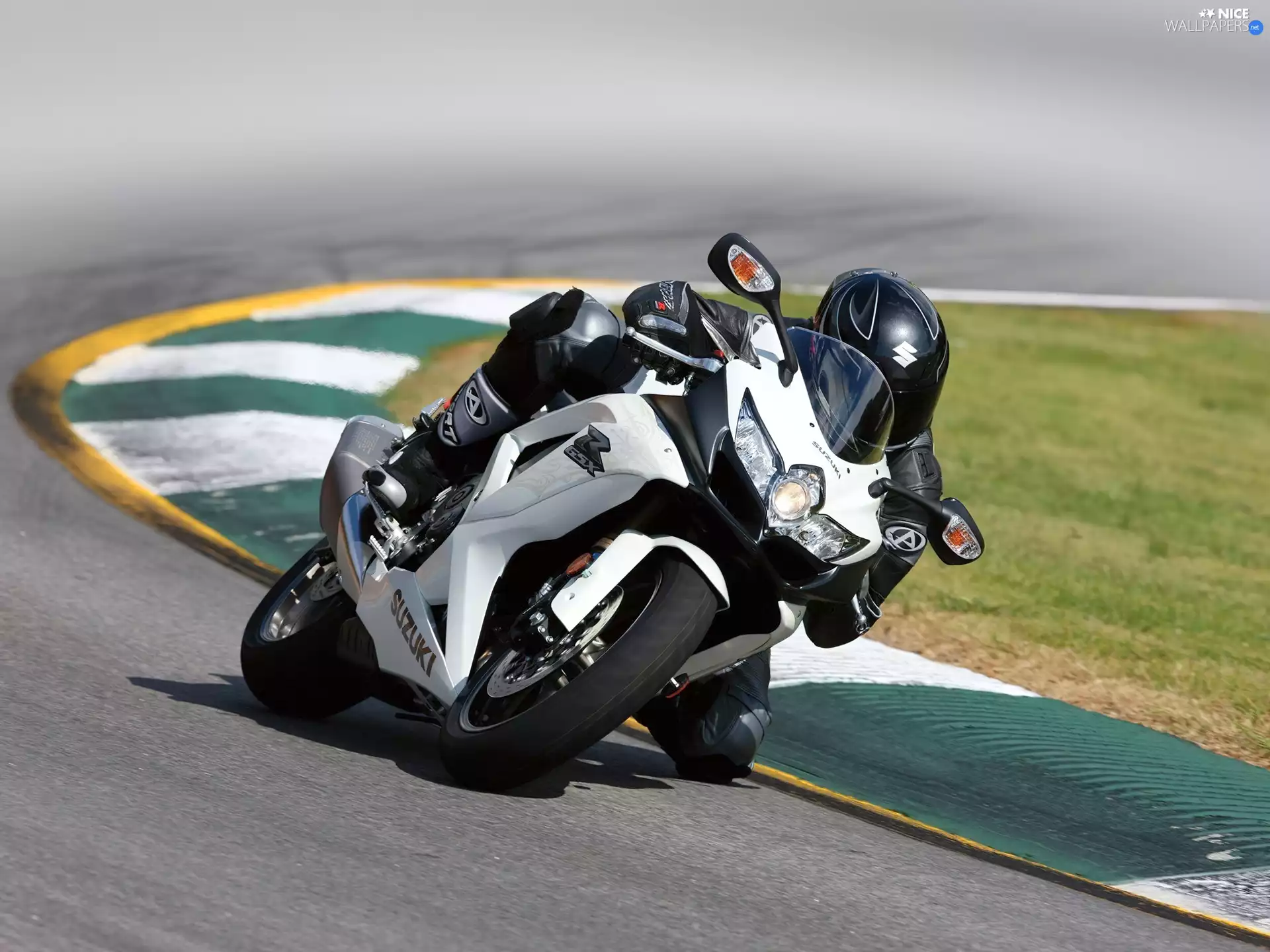 race, Suzuki GSX-R600, track