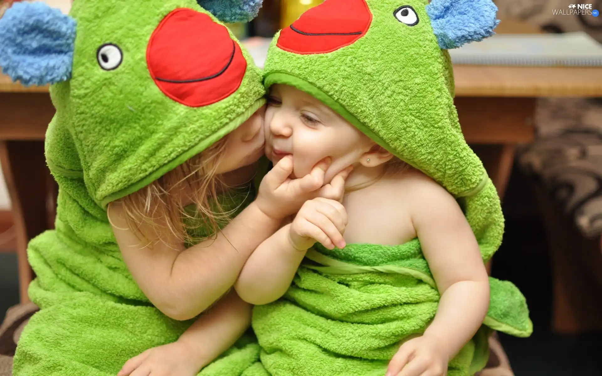 Towels, kiss, Kids, green ones, two