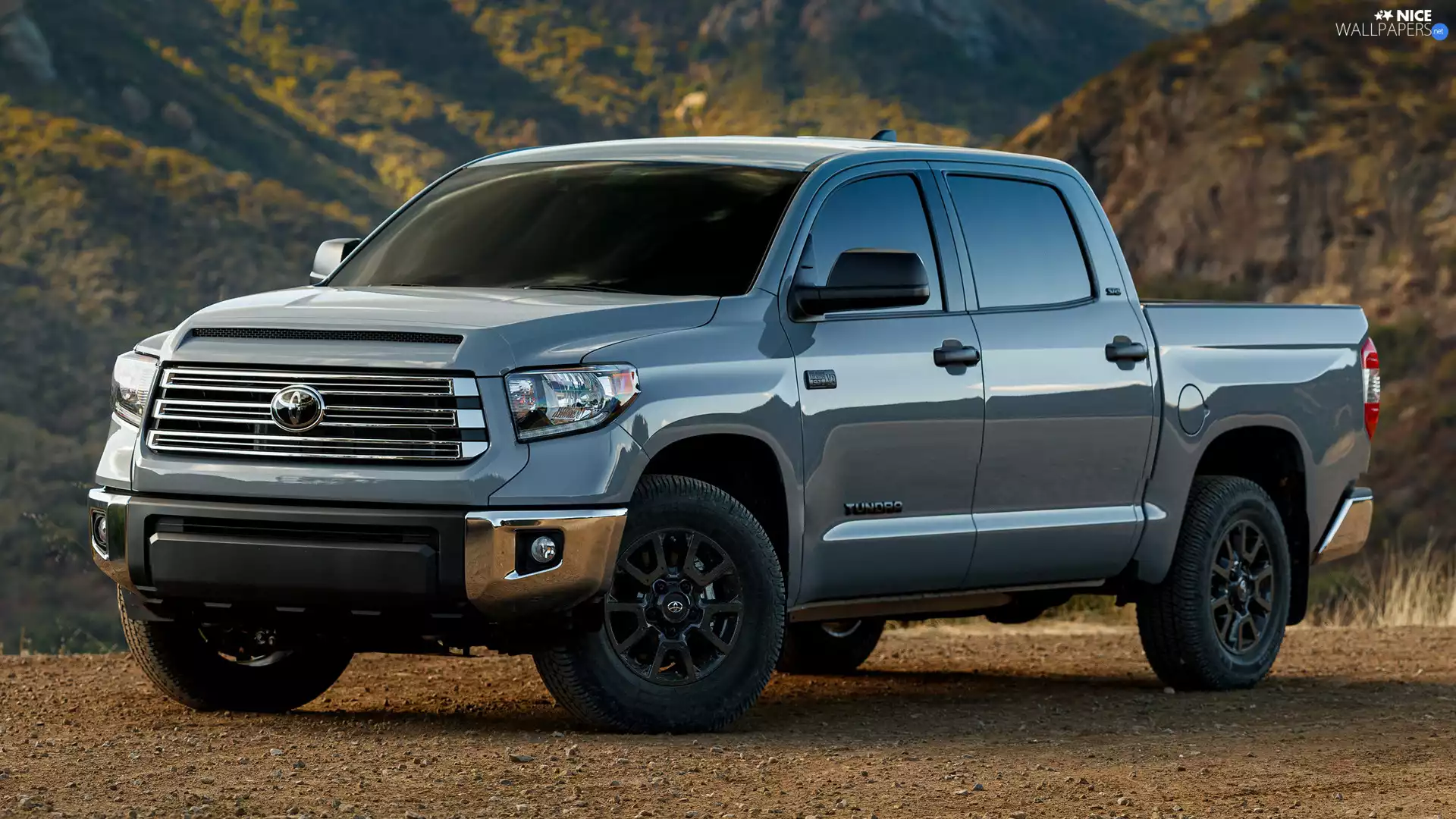 Toyota Tundra, Front