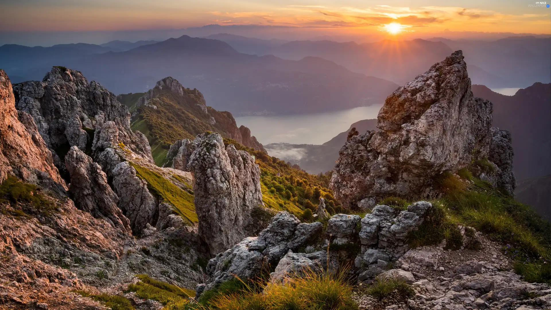 trees, viewes, Great Sunsets, Fog, clouds, rocks, Mountains, grass