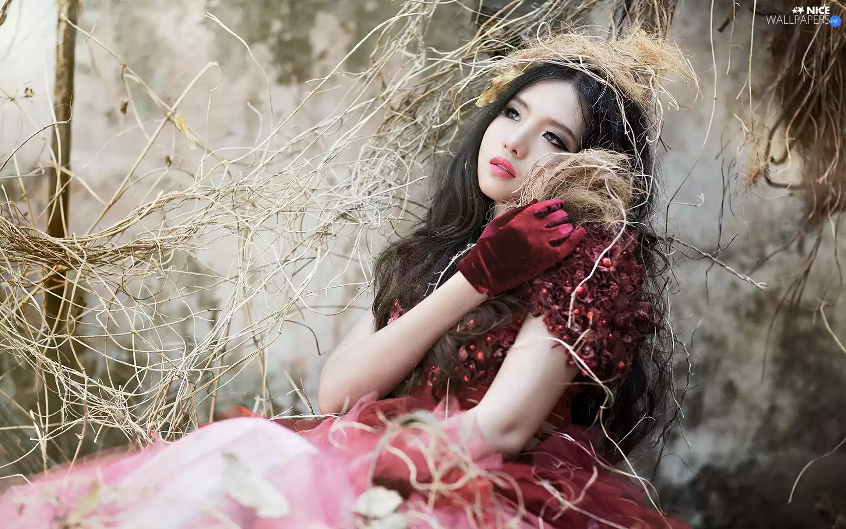 Mitu Kat, make-up, Hay, Handglove