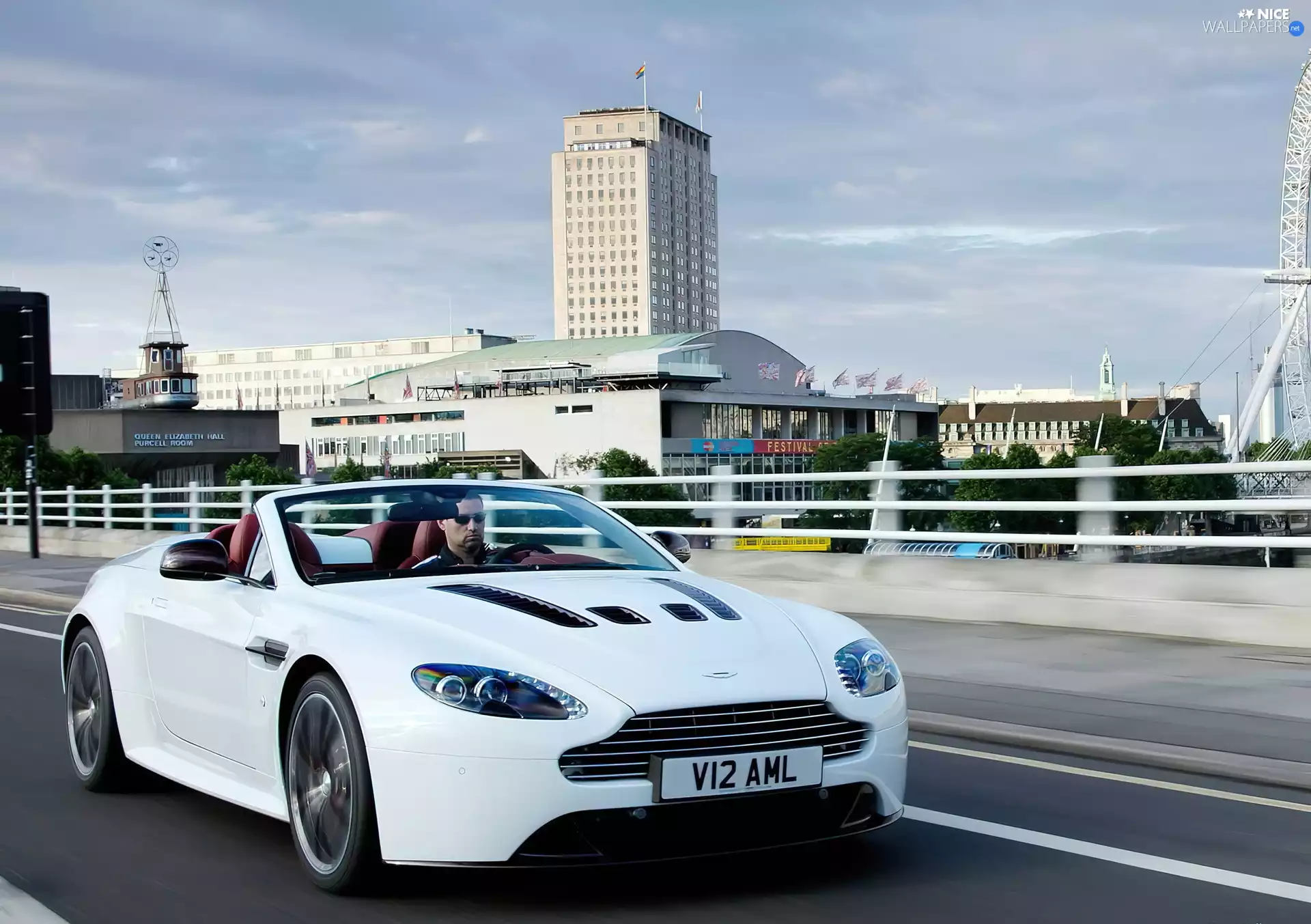 White, Vantage, V12, Aston Martin