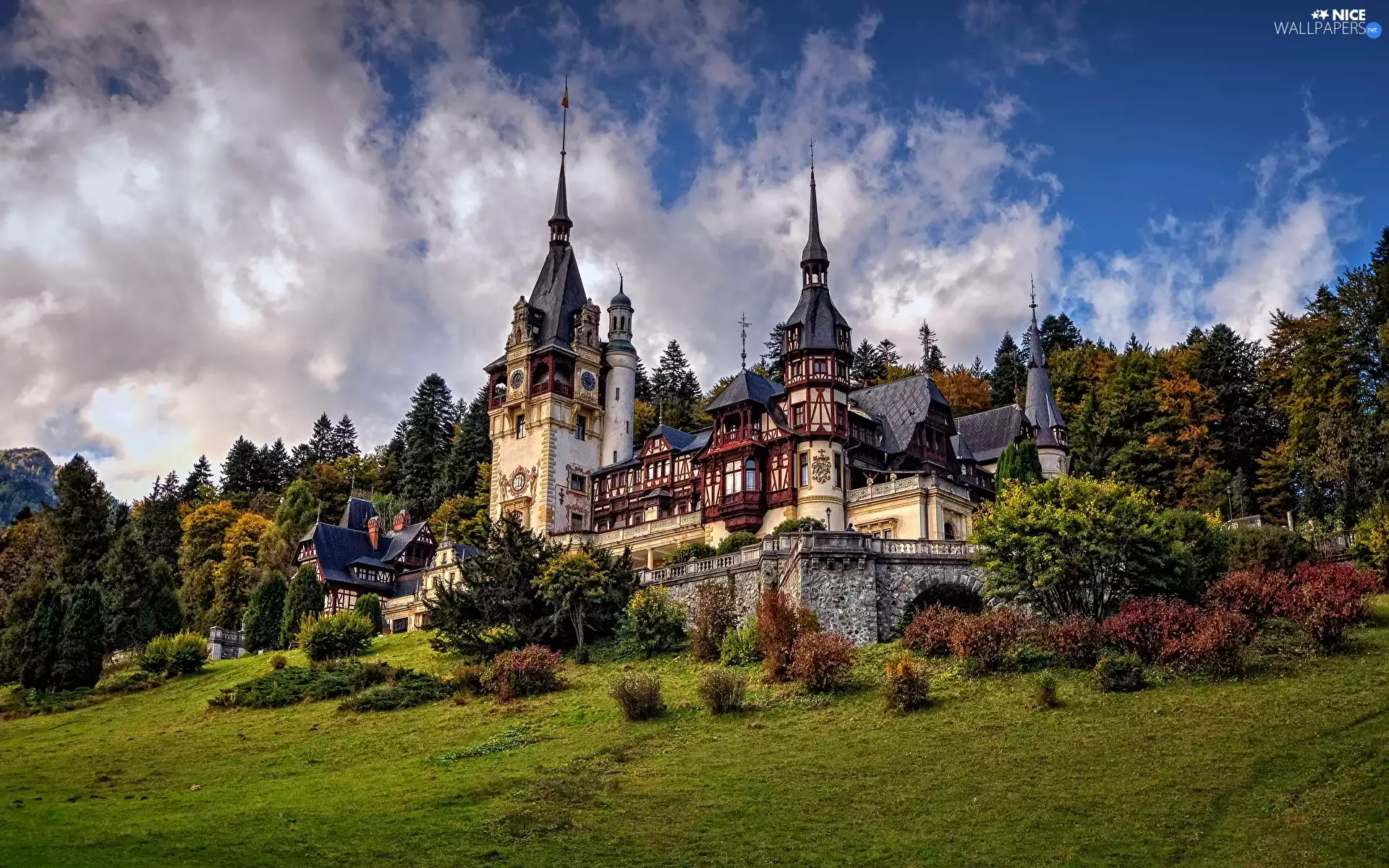 Romania, Peles Palace, VEGETATION, City Sinaia
