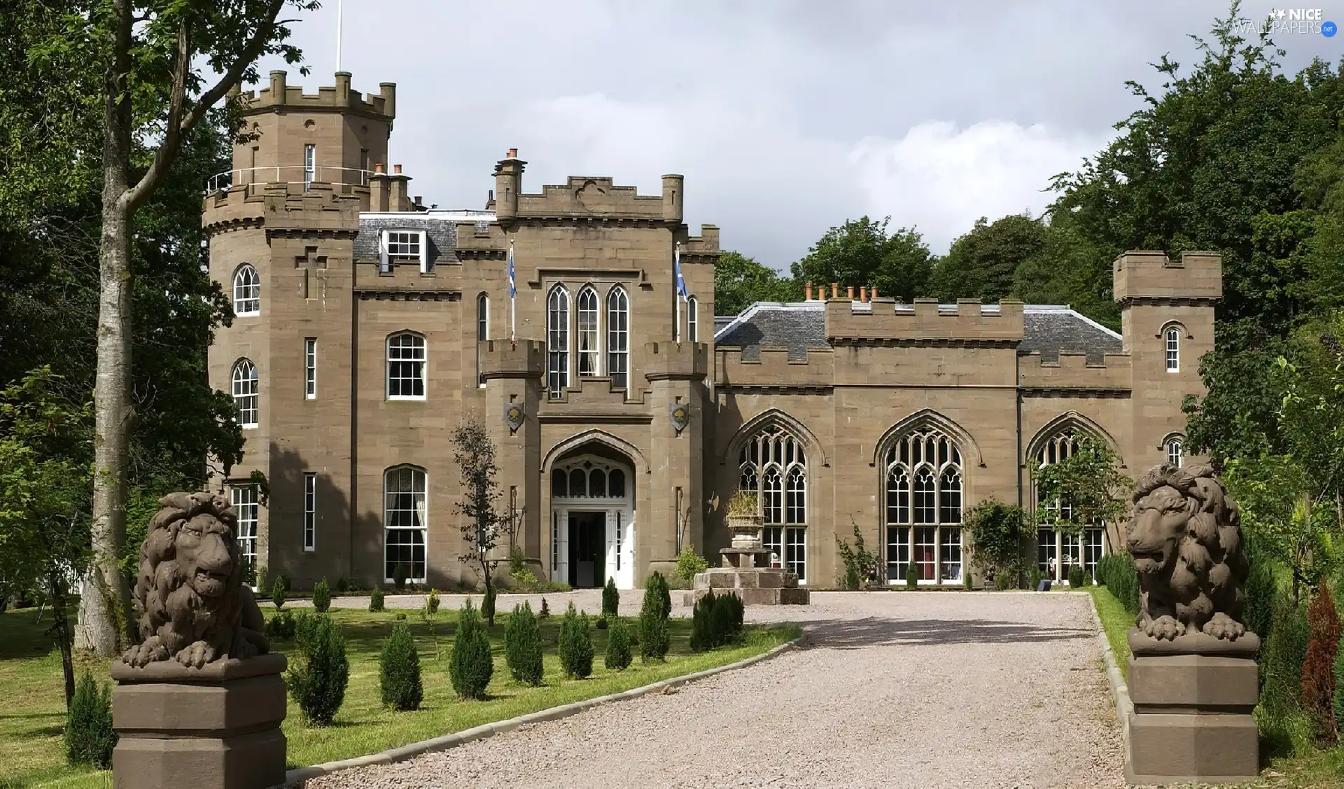 viewes, Bush, statues, trees, Castle