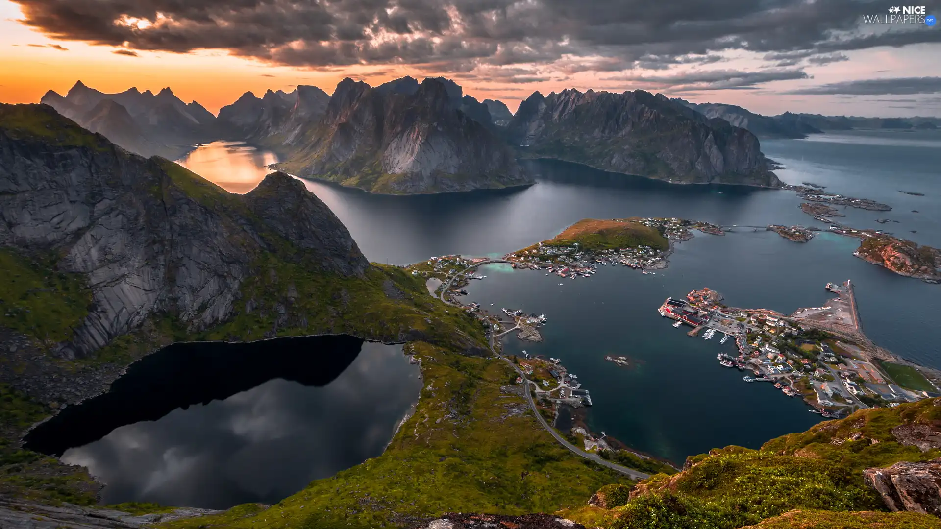 Reine Village, Mountains, Norwegian Sea, Norway, Village Hamnøy, Lofoten