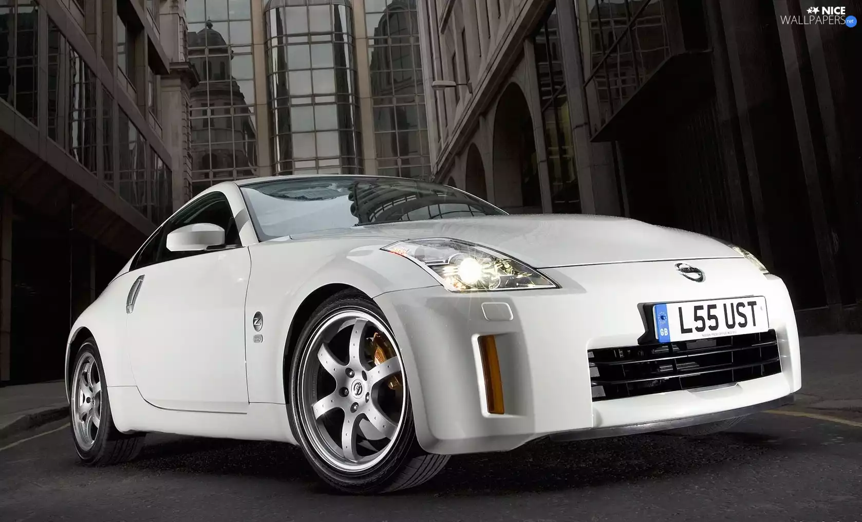 White, Nissan 350Z
