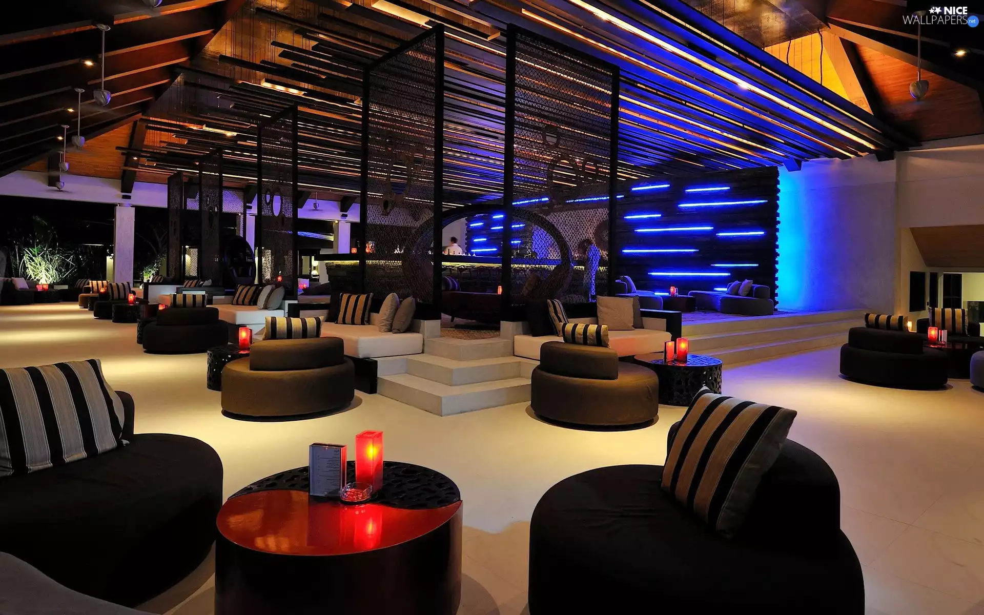 pillows, Windows, seats, Tables, Restaurant