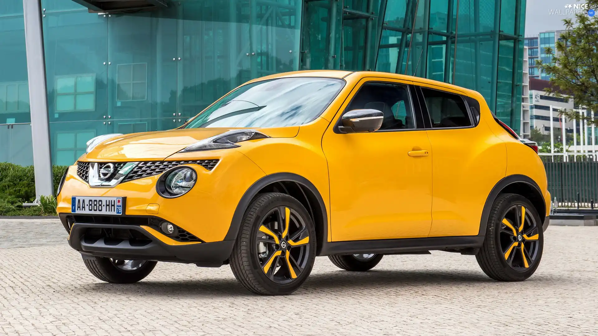 Yellow, Nissan Juke