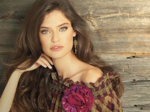 The look, Bianca Balti, ear-ring