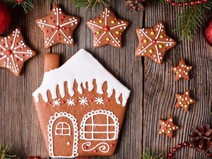 Twigs, Christmas, cones, baubles, beads, ginger