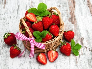 Leaf, board, basket, bow, strawberries