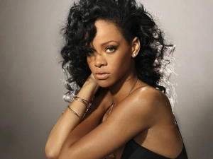 Robyn Rihanna Fenty, brunette
