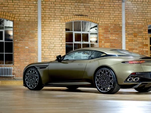 House, Aston Martin DBS Superleggera, 2019