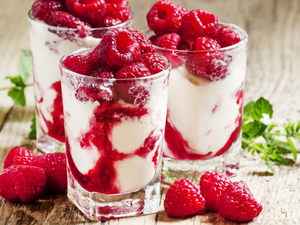 Glass, dessert, raspberries