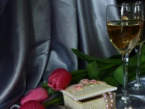 Tulips, Wines, casket, glasses