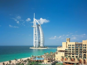 Beaches, Dubaj, Hotel hall