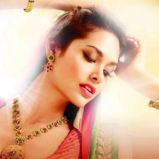 Women, jewellery, Esha Gupta, make-up