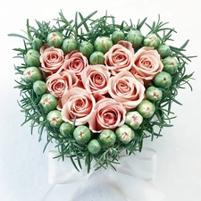 small bunch, shape, heart, roses
