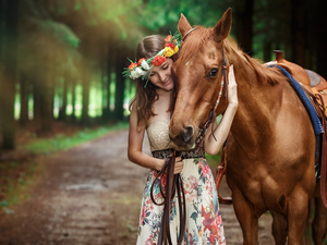 Horse, girl, wreath
