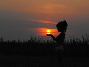 Kid, Handles, sun, lake, west