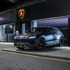 Lamborghini Urus, saloon